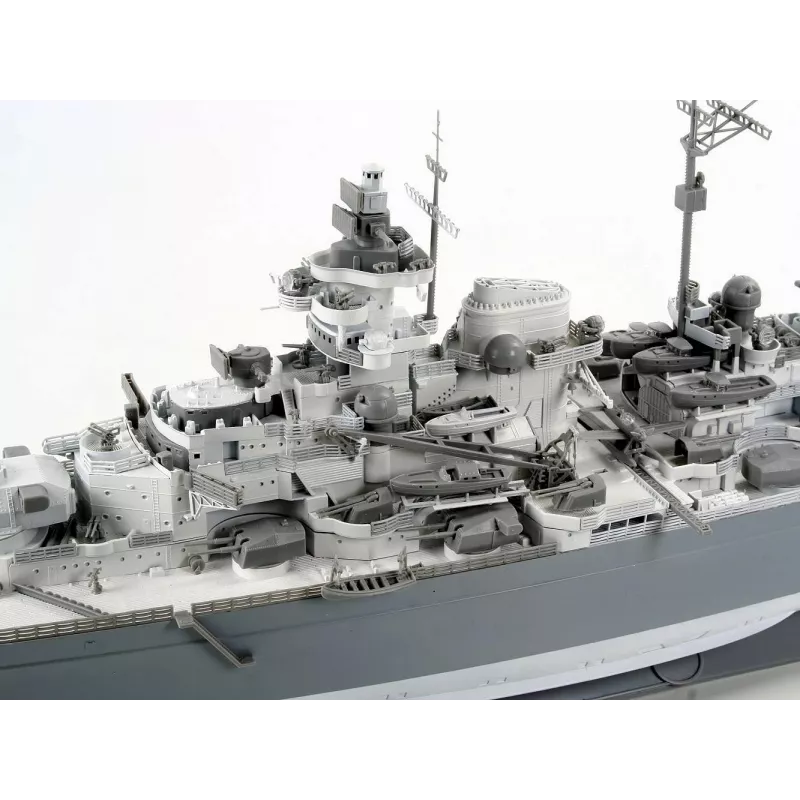 Plastikinis laivo modelis REVELL Tirpitz mastelis 1:350