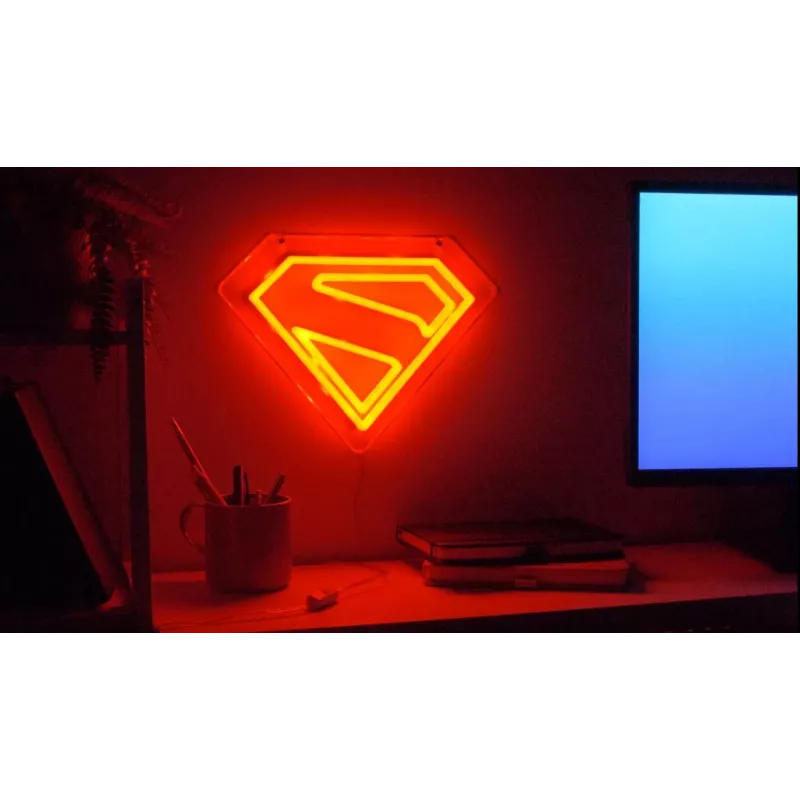 Prie sienos tvirtinamas LED neoninis šviestuvas „Paladone Superman“ PP14478SMTVN, dekoratyvinis sienos ženklas
