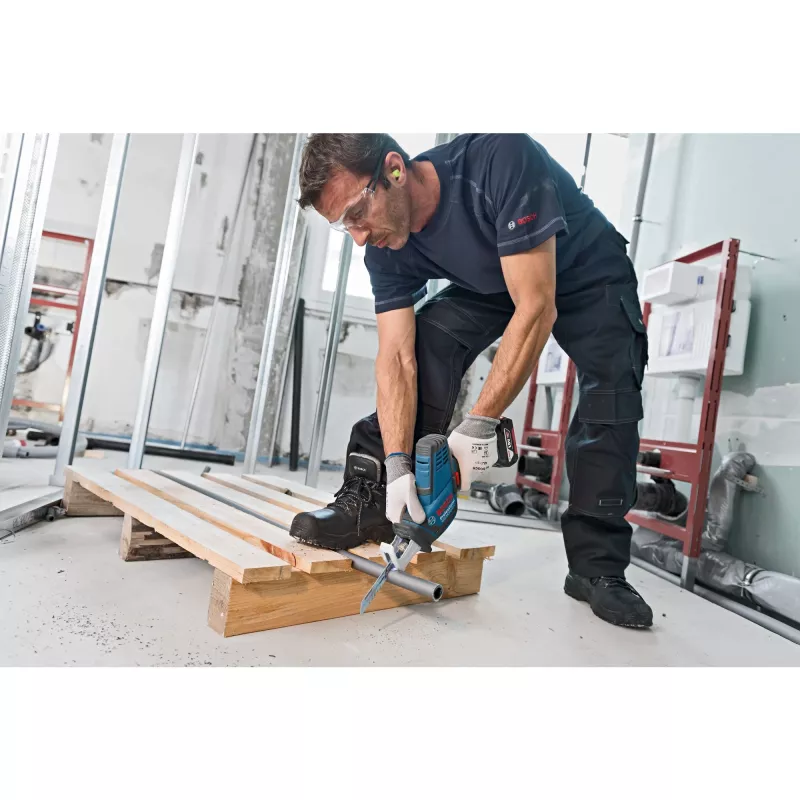 Bosch GSA 18 V-LI C Professional akumuliatorinis siaurapjūklis 3050 smūg./min 2 kg