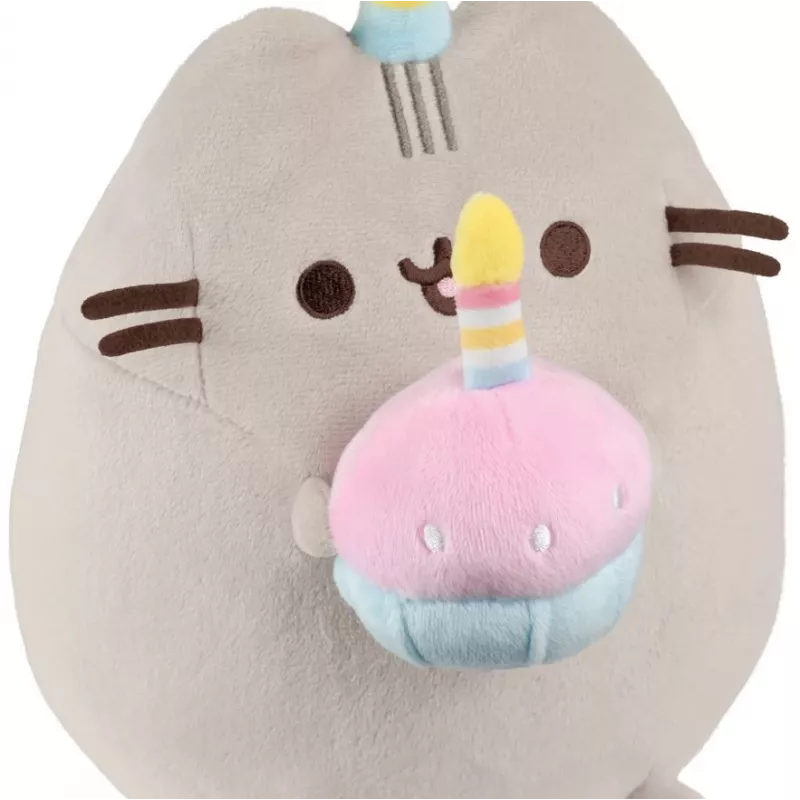 Plušinis žaislas Pusheen by Pusheen — 24 cm su gimtadienio kepure ir tortu