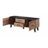 TV staliukas Cama Meble LOTTA 140 cm — wotan ąžuolo rėmas, juoda medžio drožlių plokštės viršus, 1400×400×530 mm
