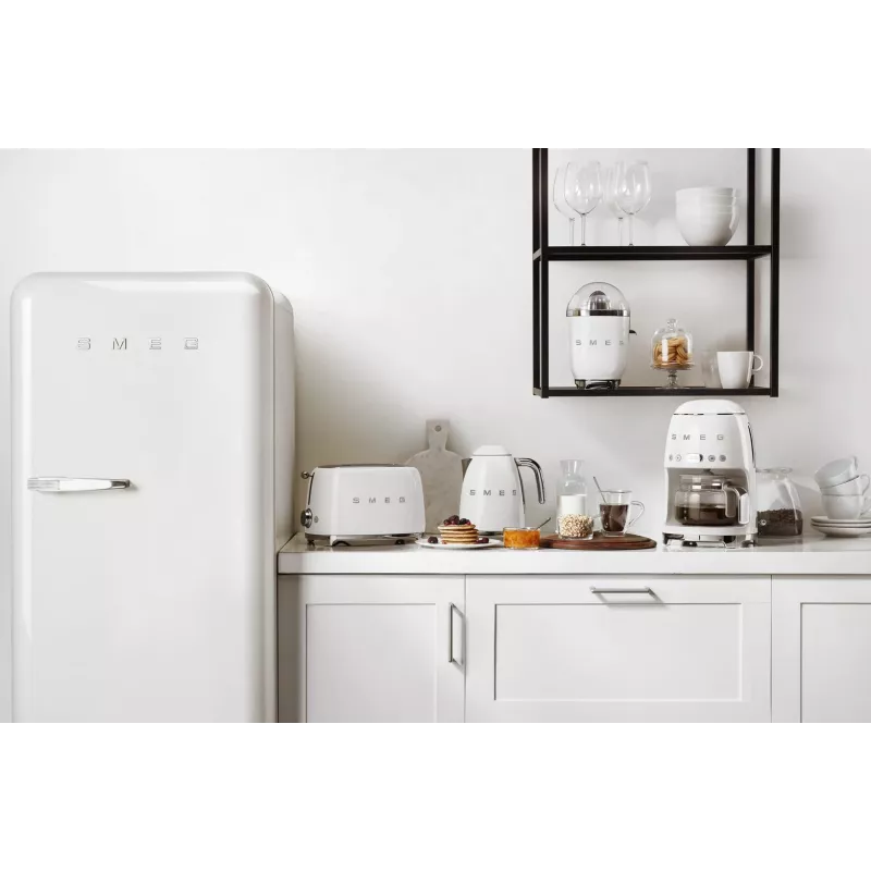 Lašelinė kavos virimo aparatas Smeg 1.4L DCF02WHEU Baltas