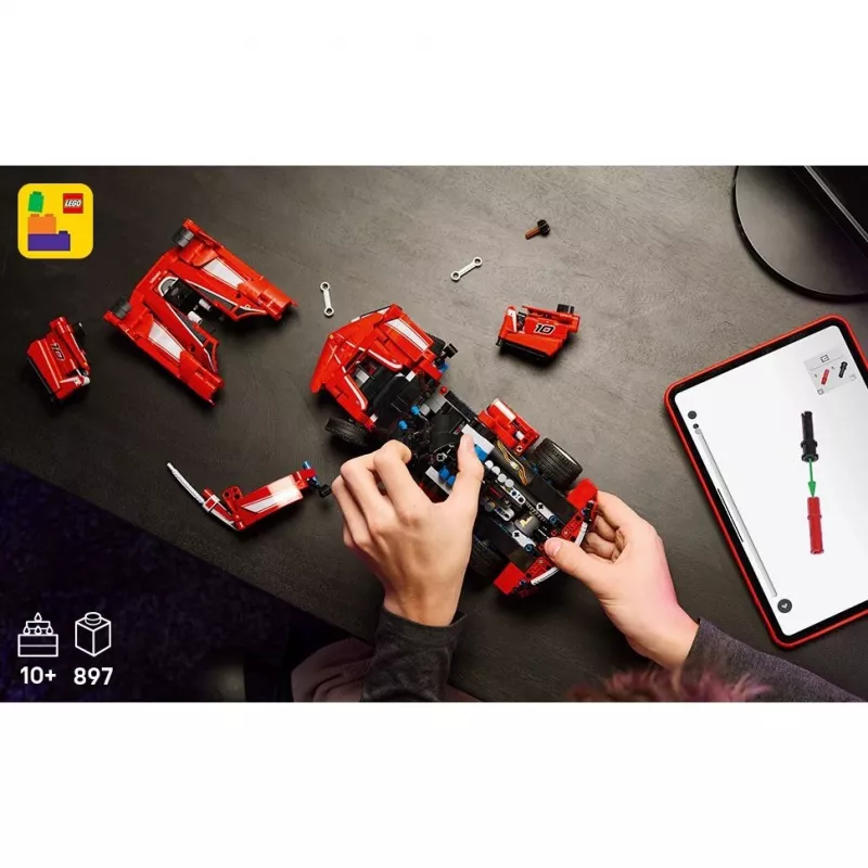 Konstruktorius LEGO Technic Ferrari FXX K mastelio modelis 1:10, 897 dalys, amžius 10+