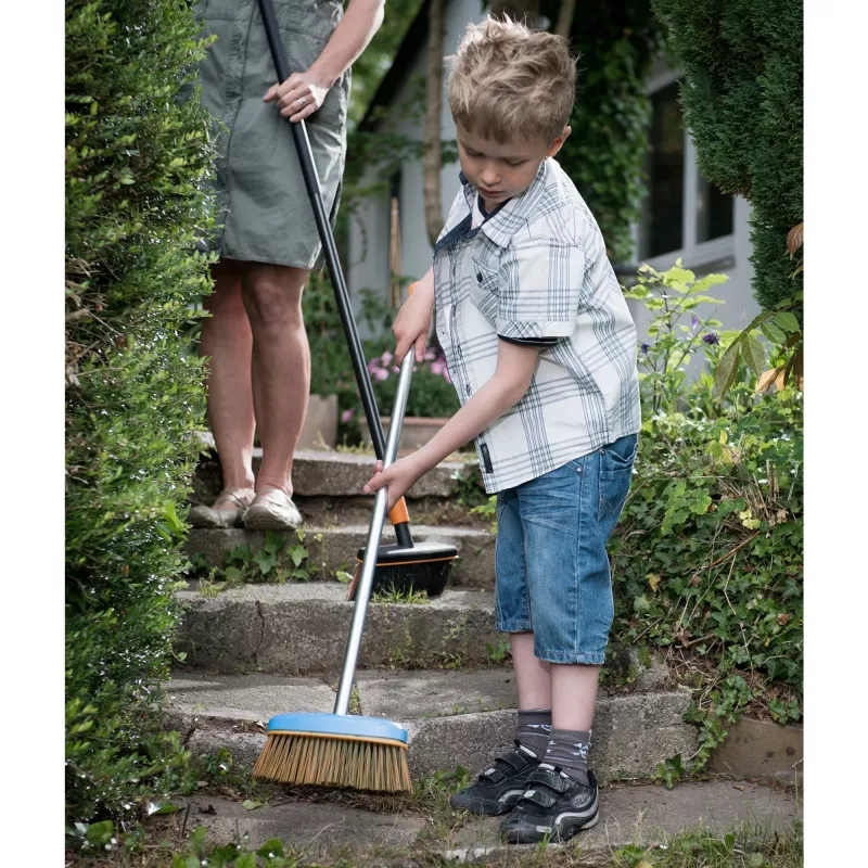 Fiskars MyFirst Kinder-Besen vaikiška šluota, mėlyna, ilgis 980 mm, plastikinis rėmas ir rankena, 1 vnt.