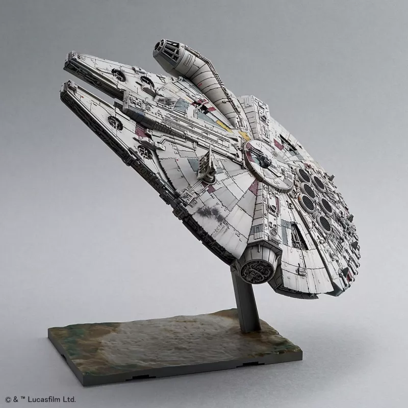 REVELL Millennium Falcon modelio rinkinys 1:144 masteliu — plastikinis surenkamas erdvėlaivis