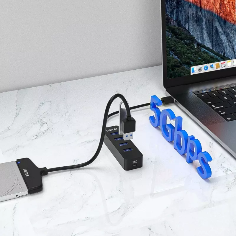 UNITEK uHUB Q4 USB 3.2 Gen 1 (3.1 Gen 1) Type-A 5000 Mbit/s juoda