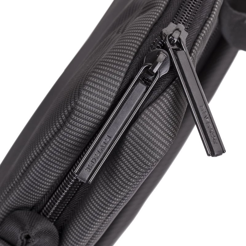 Messenger case Rivacase 8730 39.6 cm (15.6 inch) Juoda