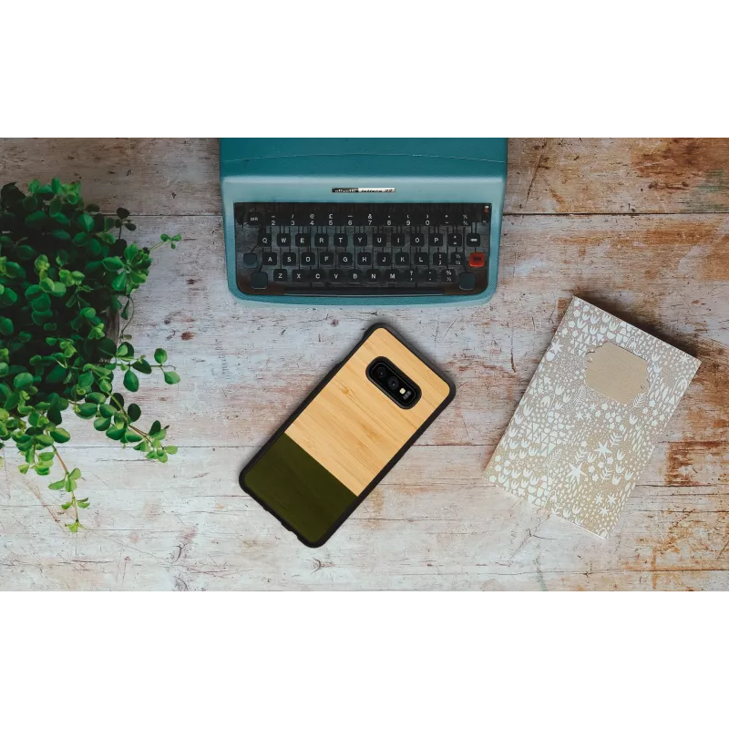 man and wood SmartPhone dėklas Galaxy S10e bambukų miško juoda