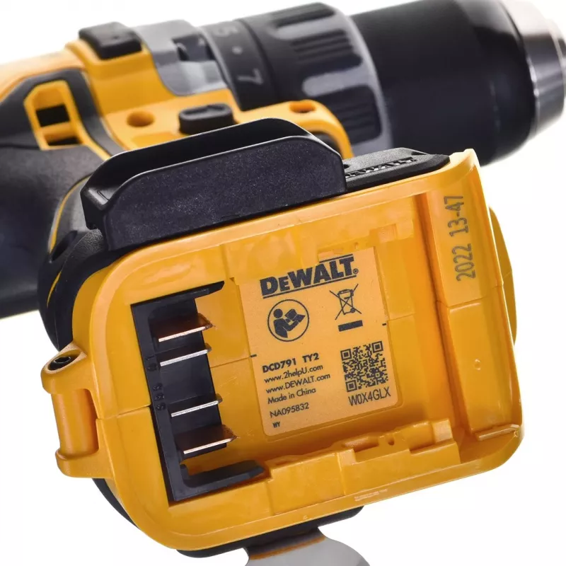 Belaidis gręžtuvas DeWalt DCD791D2-QW, 18V Li-Ion, 2×2Ah akumuliatoriai, be raktelio 13 mm griebtuvas, 70 Nm, 1,5 kg