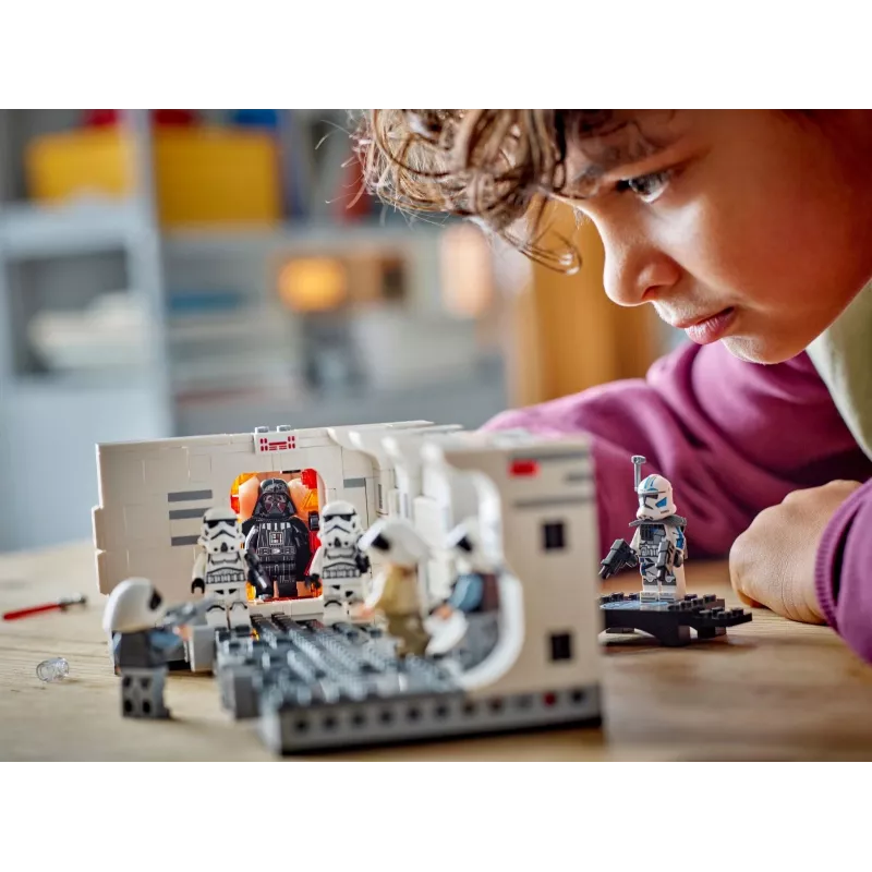 LEGO STAR WARS 75387 Boarding the Tantive IV