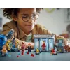 LEGO rinkinys „Marvel Iron Man's Laboratory Hall of Armor 76315“ — 384 detalės, 5 minifigūrėlės, ekspozicijos vieta
