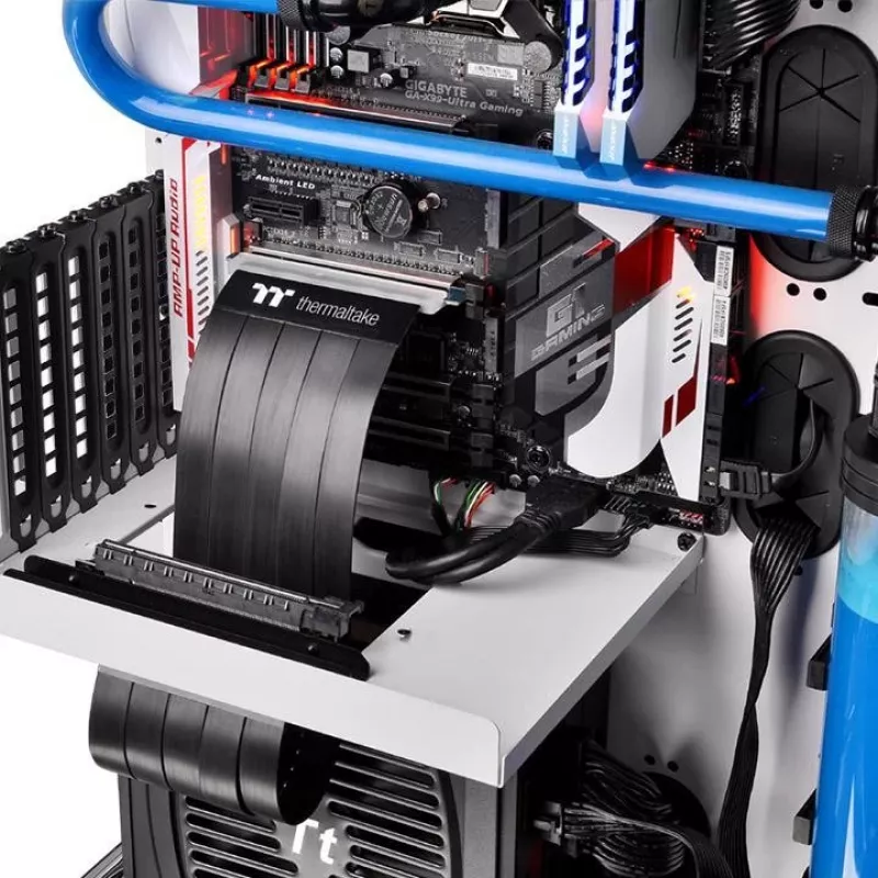 Thermaltake AC-045-CN1OTN-C1 sąsajos kortelės/adapteris vidinis PCIe