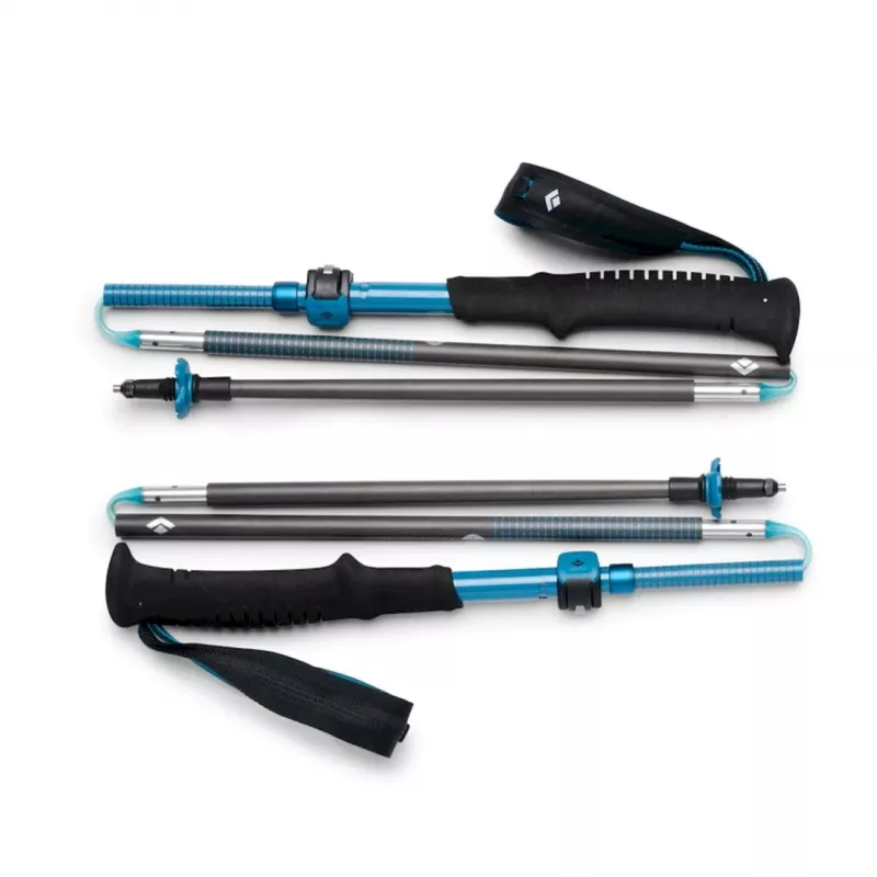 Trekking lazdos Juoda Diamond Distance Carbon FLZ — sulankstomos anglies pluošto, reguliuojamos 125–140 cm, 3 segmentų, 364 g, 40 cm sulankstytos