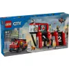 Konstruktorius LEGO City gaisrinė su sukiojamų kopėčių automobiliu 60414 — 843 detalės, 5 minifigūrėlės, 220×320×140 mm