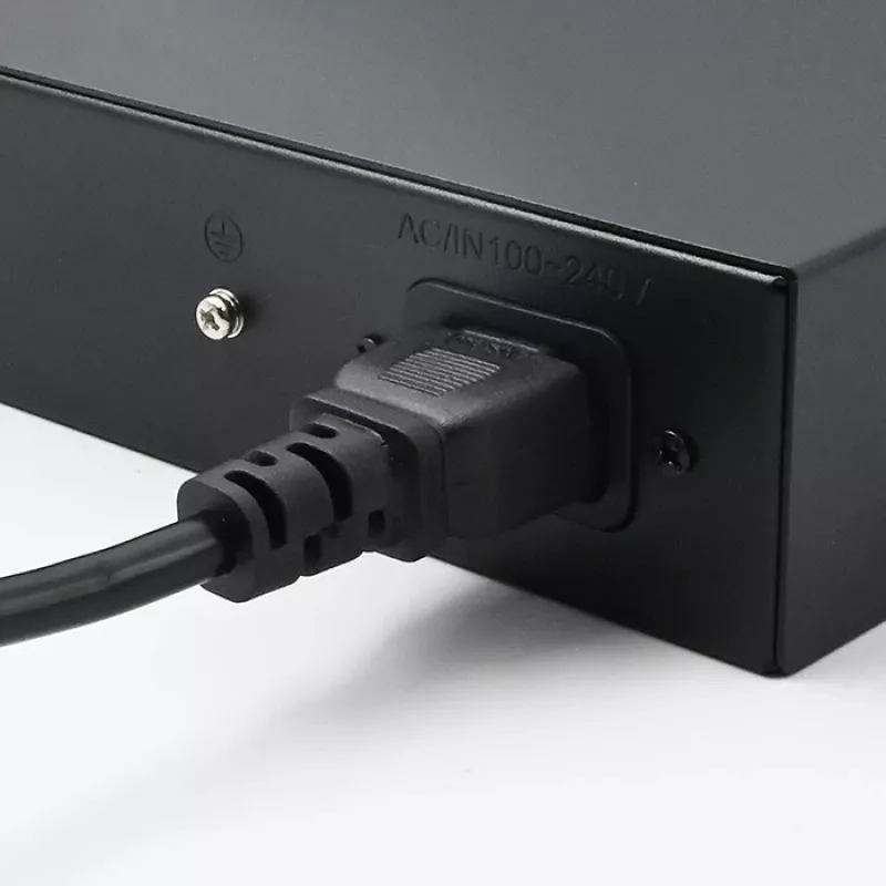 Tinklo komutatorius QOLTEC Gigabit Ethernet PoE 24xRJ45 2xSFP
