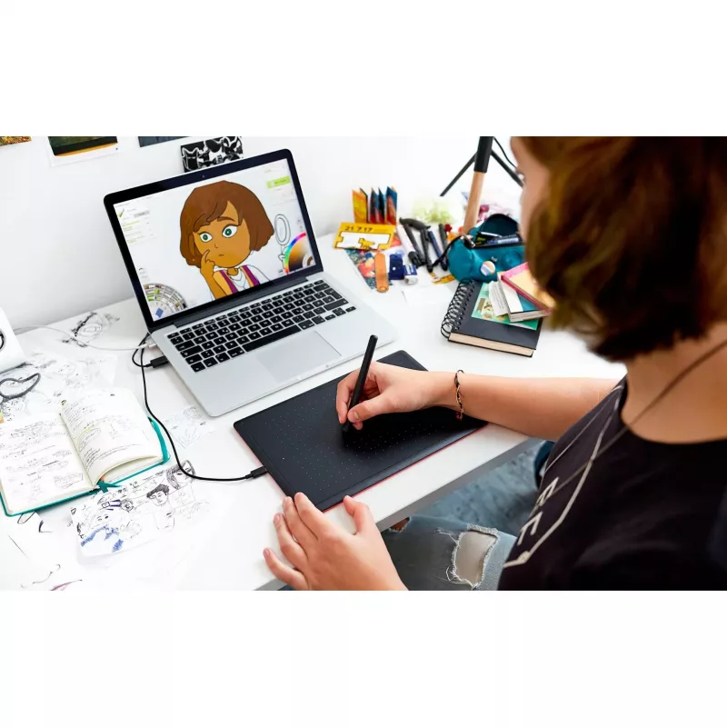 Wacom One by Medium graphic tablet Juoda, Raudona 2540 lpi 216 x 135 mm USB