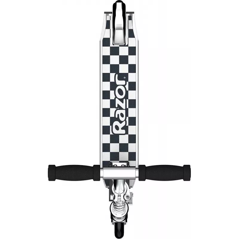Kick Scooter Razor Model A — lengvas sulankstomas paspirtukas paaugliams ir suaugusiesiems, aliuminis, reguliuojamas vairas, maks. apkrova 65 kg