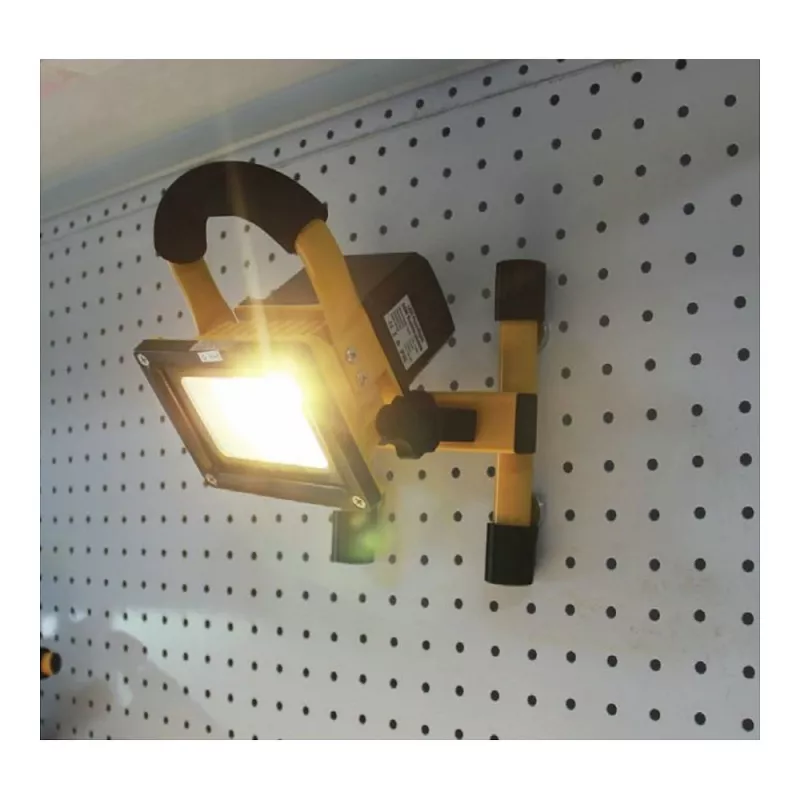 Synergy 21 LED baterinis statybinis prožektorius 10 W, papildomos magnetinės kojelės