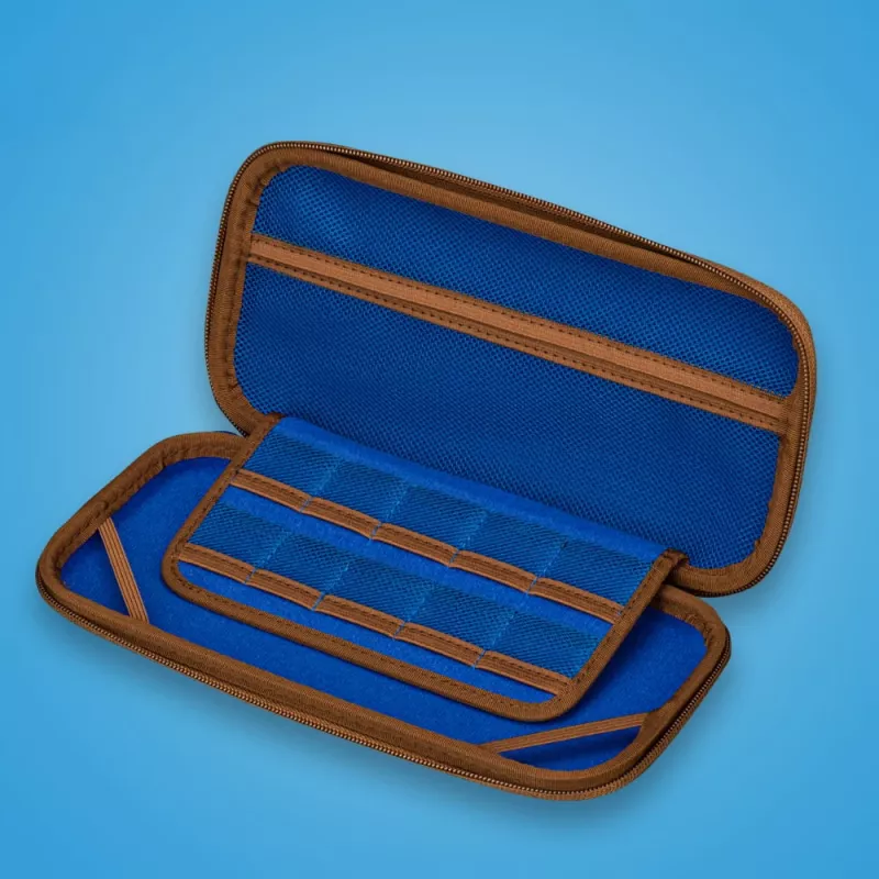 Nešiojimo dėklas FR-TEC One Piece Bag Chibi Nintendo Switch mėlynas rudas baltas