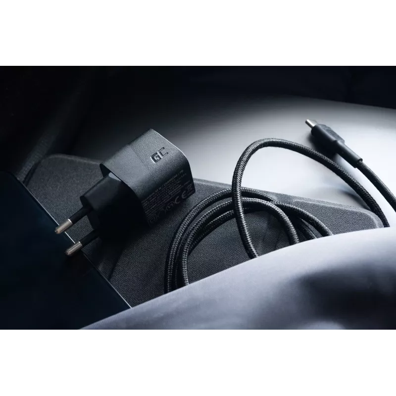 Mobiliojo įrenginio įkroviklis Green Cell CHARGC06, USB-C 33W, Quick Charge 3.0, kintamosios srovės įvestis 100–240V, juodas