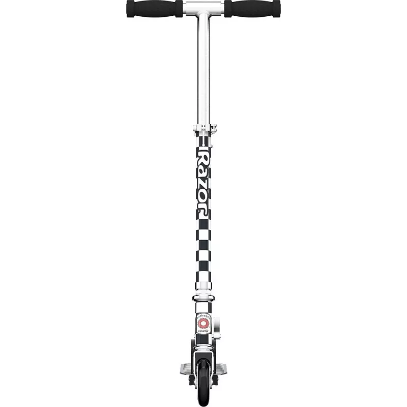Kick Scooter Razor Model A — lengvas sulankstomas paspirtukas paaugliams ir suaugusiesiems, aliuminis, reguliuojamas vairas, maks. apkrova 65 kg