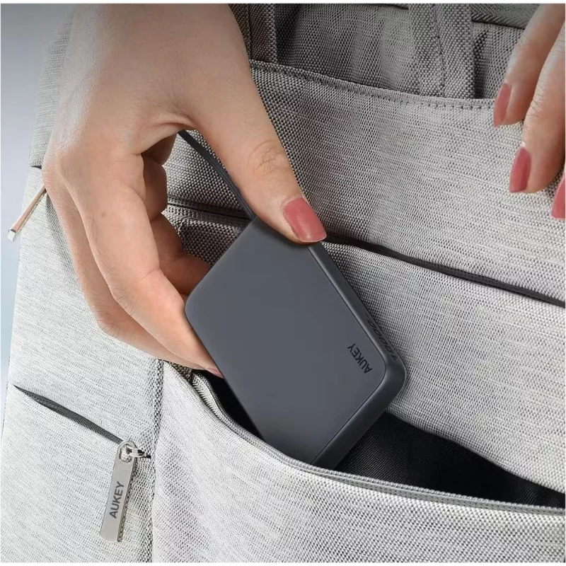 “PB-Y53P” išorinė baterija 10000 mAh 22,5 W 4xUSB