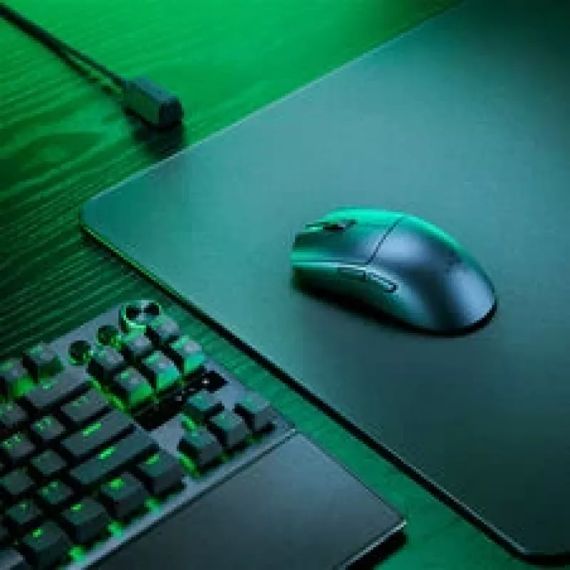 Žaidimų pelės ir pelės kilimėlio rinkinys Razer Viper V3 Pro + Gigantus M, juodas