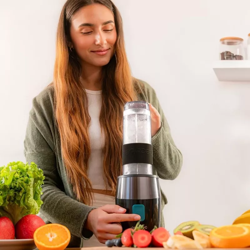 Cecotec Blender | Power Titanium 900 ProGo | Stalo blenderis | 900 W | Talpa 2x0,57 L | Ledų smulkinimas | Juoda