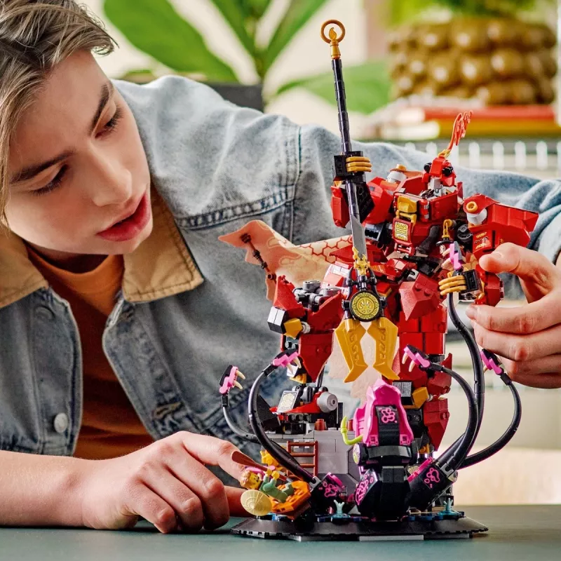 LEGO konstruktorius NINJAGO 71846 Ugnies riterio mecha, 996 dalys, 2 minifigūrėlės, judinamos galūnės, 260 mm aukštis