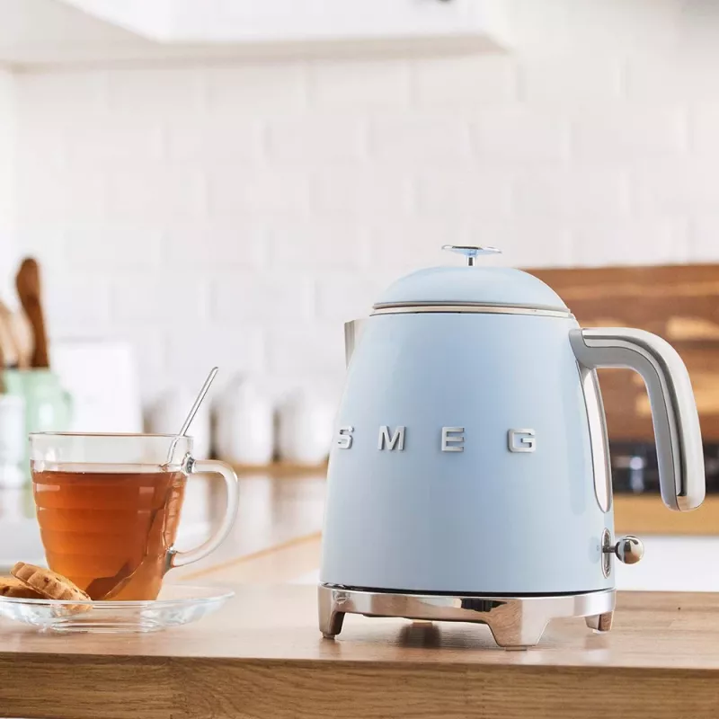 SMEG Virdulys Mini 0,8 l Pastelinė mėlyna KLF05PBEU