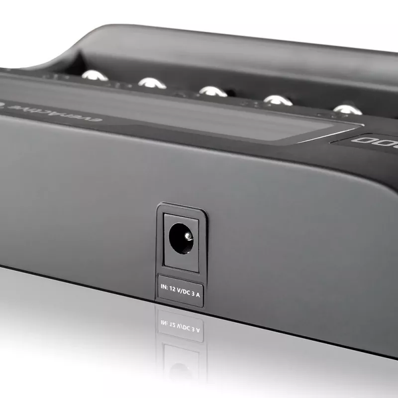 Baterijų įkroviklis everActive UC-800 AC 12 V 3 A – skirtas LiFePO4 / LiPo / NiMH, palaiko AA / AAA / 9 V, iki 10 baterijų, 12 V įvestis, įmontuotas ekranas, juodas