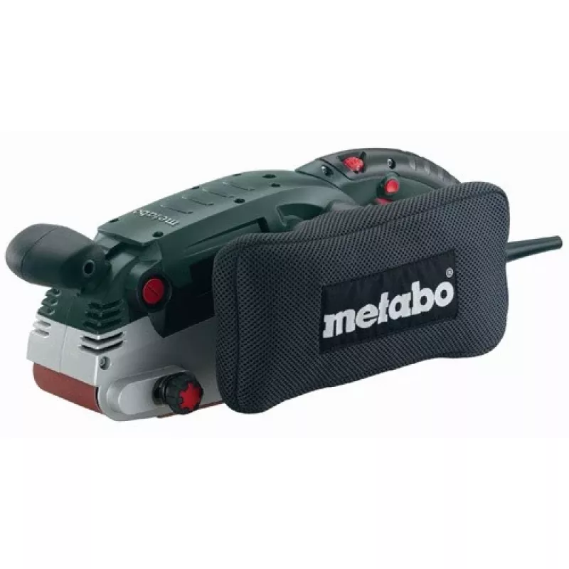 Metabo BAE 75. šlifavimo mašinos tipas: juostinis šlifuoklis, dulkių talpyklos tipas: vakuuminiai maišeliai. Galia: 1010 W. svoris: 4,7 kg, šlifavimo plokštės dydis (PxG): 75 x 533 mm, užveržimo sistema