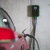 Elektrinio automobilio įkrovimo stotelė Green Cell EV14 22 kW juoda aliuminė, skirta montuoti ant sienos