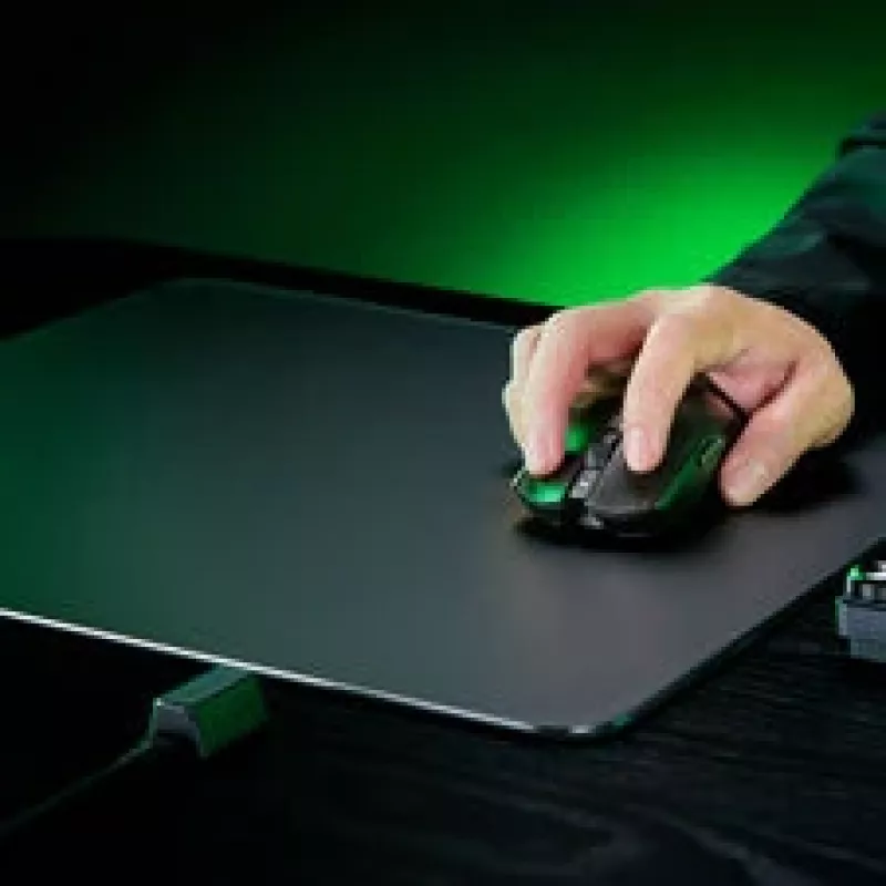 Žaidimų pelės ir pelės kilimėlio rinkinys Razer Viper V3 Pro + Gigantus M, juodas