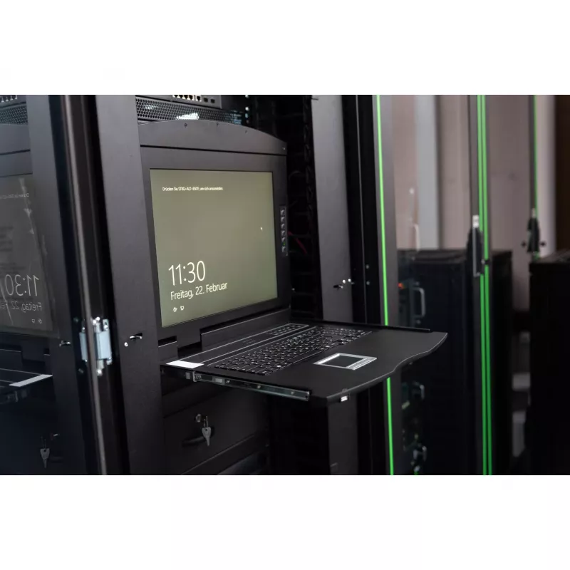 KVM konsolė Digitus 17 colių LCD 1 prievado VGA turkiška klaviatūra