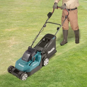 „Makita DLM382PM2“ – vejapjovė – belaidė – 18 V – 4 Ah – 2 baterijos – 3700 1/min – 38 cm – 16,9 kg