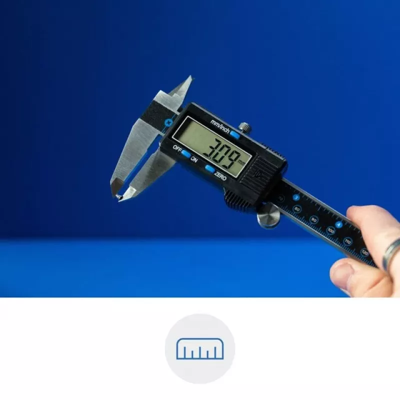 iFixit skaitmeninis slankmatis su mėlynu LCD ekranu