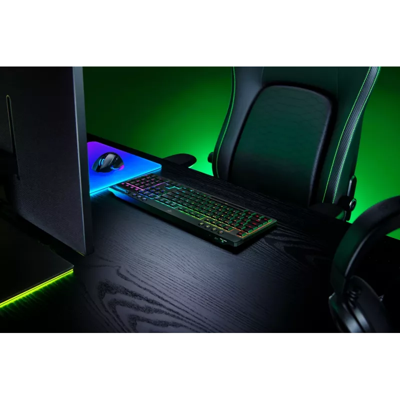 Klaviatūra Razer JuodaWidow V4 Low-Profile HyperSpeed Mechanical RGB belaidė