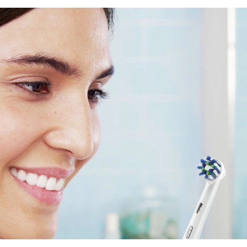 Oral-B PRO Series 1 suaugusiųjų besisukantis-svyruojantis dantų šepetėlis, juodas