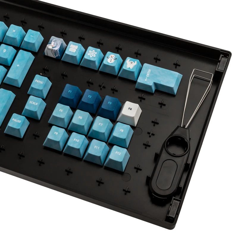 Keycap Set Traitors YUKI ONNA (UK layout) — Dizainerių teminiai klavišų dangteliai mechaninėms klaviatūroms