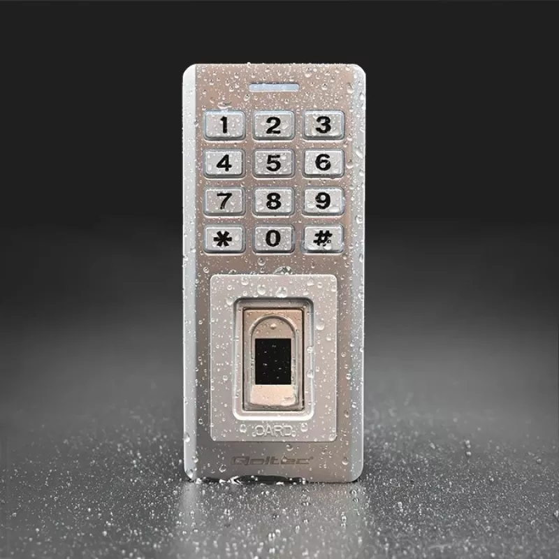 Pirštų antspaudų ir RFID kodinė spyna QOLTEC 52447 su IP68 apsauga