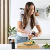 Druskos ir pipirų malūnėliai Salter BW12068EU7 juodi su reguliuojamu malimo stambumu