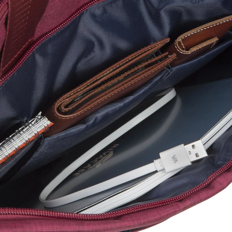 Dėklas Rivacase 8335 39,6 cm (15,6 col.) raudonas