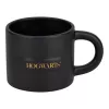 Keraminis puodelis Paladone Hogwarts Crest Embossed mug – įspaustas Hogvartso herbo dizainas, standartinė 330–400 ml talpa