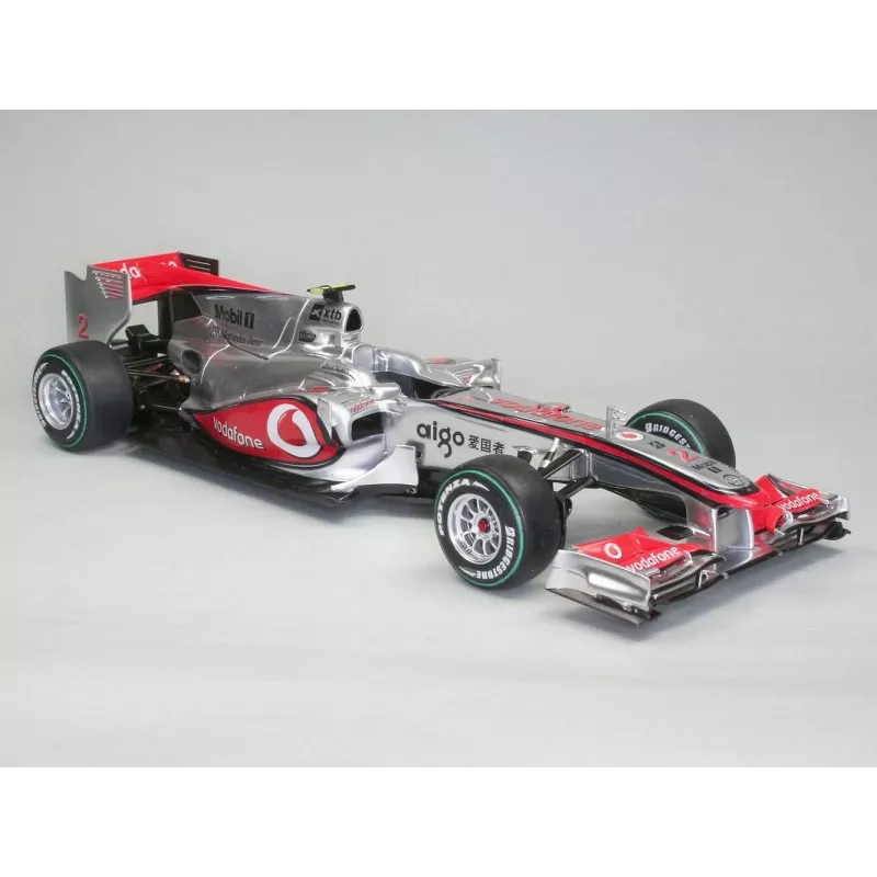 REVELL plastikinis modelis McLaren Mercedes MP4-25 Lewis Hamilton — 1:24 mastelio rinkinys