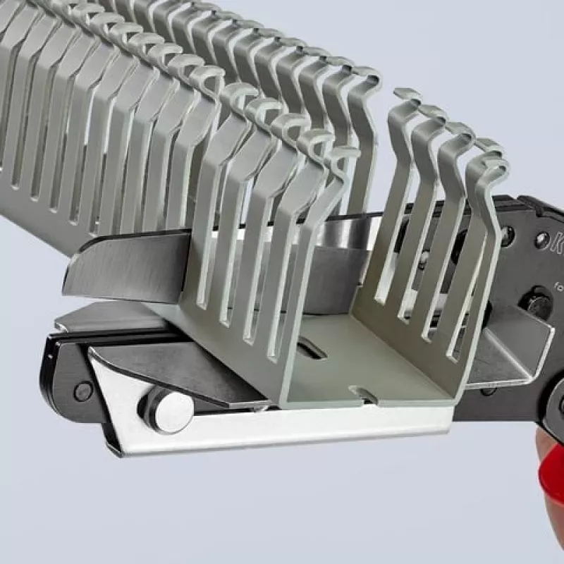 Plieninės žnyplės Knipex 95 02 21