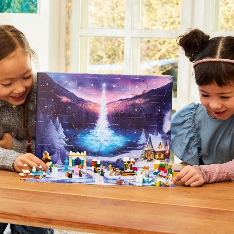 Konstruktorius LEGO Disney Frozen Advento kalendorius 2025 rinkinys 43273 — 231 detalė, 4 minifigūrėlės, amžius 5+