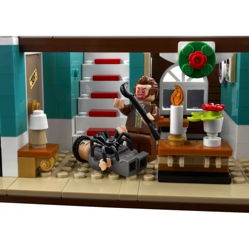 LEGO Ideas 21330 Vienas namuose
