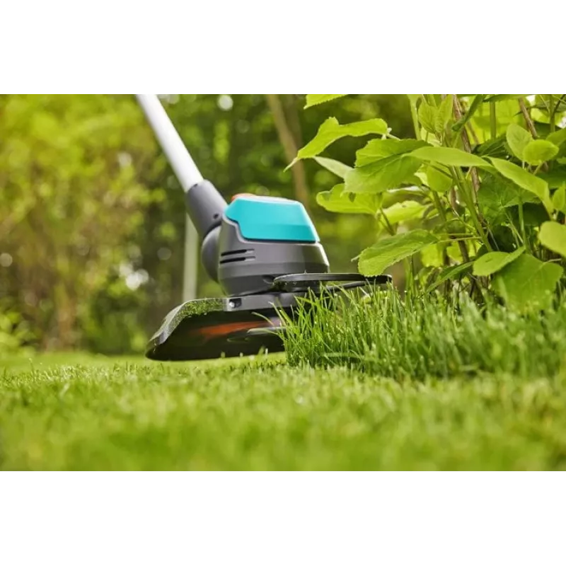 Gardena EasyCut 23/18V paruoštas naudoti rinkinys – žoliapjovė – belaidė 2 Ah – pjovimo plotis: 230 mm – 2,4 kg (14700-20)