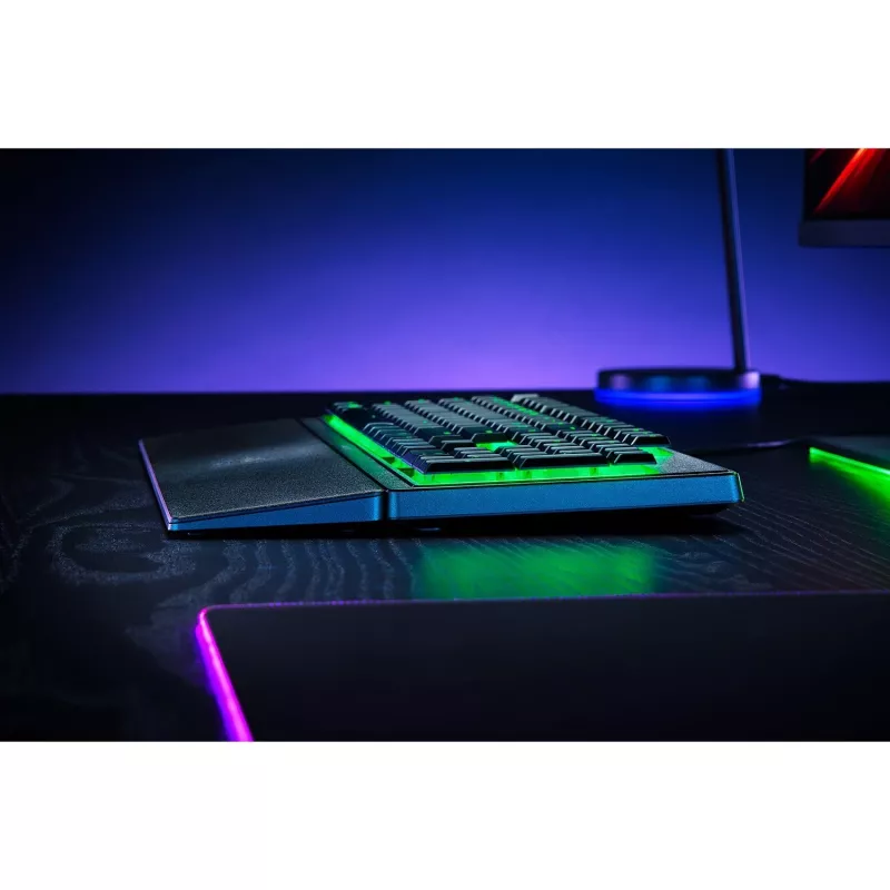 Žaidimų klaviatūra Razer Ornata V3 X pilno dydžio USB, membraniniai jungikliai, RGB LED apšvietimas, riešo atrama, 1000 Hz apklausos dažnis, juoda